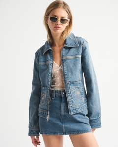 Chaqueta vaquera corta Leduo personalizada para mujer, con cremallera, solapa, lavado claro, bolsillos con costuras en contraste, estilo casual. - Product Image 3