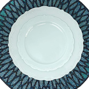 Assiettes de mariage jetables avec logo de couleur personnalisée dentelle blanc rose plastique de luxe emballage de pique-nique plats de dîner ronds - Product Image 3