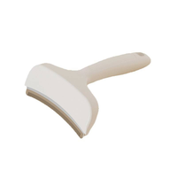 Peigne Démêlant en Plastique Haute Efficacité avec Dents Fines et Denses, Design Courbé, Élimination Efficace des Poils de Chat et de Chien
