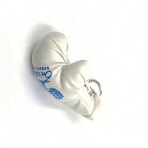 Porte-clés en caoutchouc PVC souple écologique, prix bas, porte-clés personnalisés en forme de gants de boxe - Product Image 1