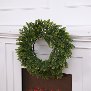 Guirlande de Noël artificielle faite à la main en feuilles de cyprès bicolores, feuillage doux et flexible pour la décoration de cheminée - Product Image 5