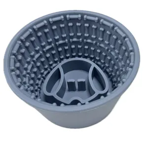 ZMaker New Design Wholesale Slow Feed Dog Bowl 2 In 1 Silicone Pet Bowl Bpa Free Round Pet Feeder Bowl