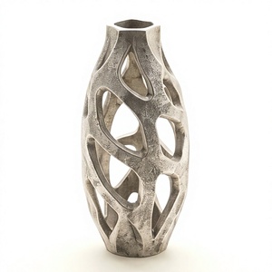 Jarrón Metálico Plateado Contemporáneo con Diseño Esculpido Único, Maceta Alta para Flores, Decoración de Interiores para Sala de Estar, Suministro al por Mayor - Product Image 1