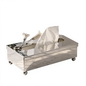 Boîte à mouchoirs en acier inoxydable avec motif floral, finition polie miroir, boîte à serviettes de haute qualité pour la décoration de table à manger, base sur pieds - Product Image 1