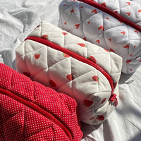 Harga murah tas kosmetik katun merah gingham dan kantong makeup hati untuk wanita
