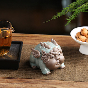Figurine Pixiu en céramique Ge Kiln, 2 pièces, décoration de table faite à la main pour salon, bureau, maison, cadeau attirant la richesse - Product Image 3