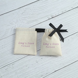 Sac à cordon en toile de coton biologique écologique 8x10 cm, pochette en mousseline pour bijoux, avec logo personnalisé imprimé – Grande Vente - Product Image 3