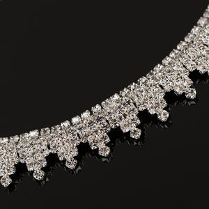 Collar de mujer <span class=keywords><strong>2023</strong></span> con triángulos pequeños, accesorios de disfraz de Punta chapados en oro, joyería nupcial de cristal de diamantes de imitación para fiestas - Product Image 3