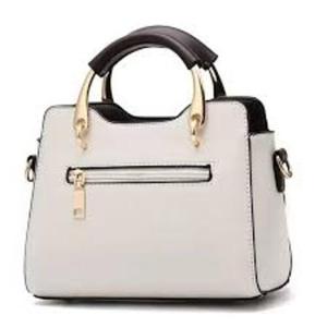 Sac à main élégant en similicuir pour femme avec finition à pompon, fermeture éclair supérieure, grand espace intérieur, poignée d'épaule, sac à main tendance - Product Image 1