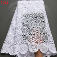 Dernière Tendance Tissu de Dentelle Guipure Africaine Cordée Soluble dans l'Eau Blanc Pur 4025 avec Paillettes, Tissu de Dentelle Filet Nigérian pour Robe de Mariée à Coudre