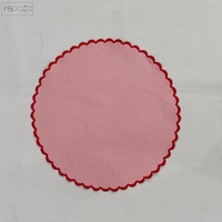 Linge de table Napperons brodés rose clair et napperons en tissu festonné de coton