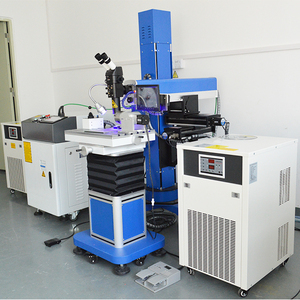 Machine de soudage <span class=keywords><strong>laser</strong></span> à bras de grue à bas prix 400W 500W 600W pour le soudage de grands moules - Product Image 4