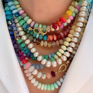 Collier de perles en forme de boule de cristal naturel, pierres multicolores, style bohème, cadeau personnalisable pour la vente en gros aux petites entreprises - Product Image 1