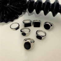 Collection de bagues VAF plaquées or 18 carats avec émail noir pour hommes et femmes, bague signet statement en acier inoxydable 316L, bague chevalière