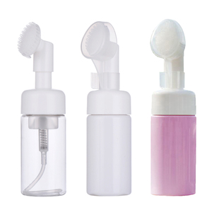 CXWN Stock 100ml 120ml 150ml 200ml Lavage des mains Blanc PET Plastique Savon Mousse Pompe Bouteille en plastique avec coeur Tête de brosse en silicone