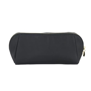 Bolsa Organizadora de Maquillaje de Nailon Negra con Logotipo Personalizado para Mujer, Bolsa de Cosméticos Personalizada con Compartimento Principal con Cierre - Product Image 5