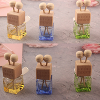 Stock coloré 8ml carré huile essentielle parfum air voiture désodorisant vide verre diffuseur bouteille luxe avec évent Clip