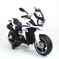 Voiture électrique à 3 roues de style moto cool pour enfants de 2 à 4 ans et de 5 à 7 ans, alimentée par batterie, en plastique