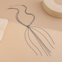 Collana a strati stile influencer placcata oro con nappe, collana a catena da donna, gioielli di moda virali all'ingrosso, dropshipping OEM