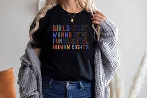 T-shirt pour femmes Girls Just Wanna Have Fundamental Human Rights, col rond décontracté, 100% coton, coupe régulière, toutes saisons - Product Image 2