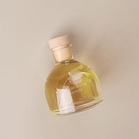 Bouteille diffuseur de parfum en verre transparent minimaliste ronde de 160 ml, vide, avec couvercle en bois naturel, par Eric Custom