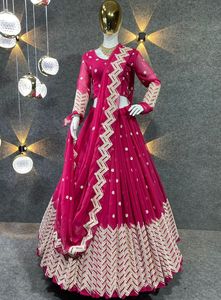Top vente designer de bollywood travail lourd lehenga choli bollywood soie Lehenga Choli Collection disponible aux prix de gros - Product Image 3