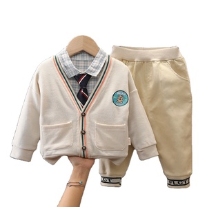 Ensemble de vêtements d'hiver pour bébé, veste en coton et pantalon de survêtement pour garçons, design de créateur, fabriqué en Chine - Product Image 1