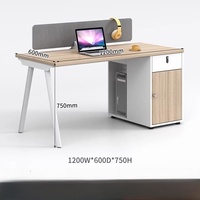 Bureau de travail moderne et durable en bois pour le personnel, avec design ergonomique et respectueux de l'environnement
