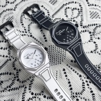 Montre à quartz pour homme, design octogonal, polycarbonate durable, montre de sport et d'affaires, style moderne minimaliste, étanche