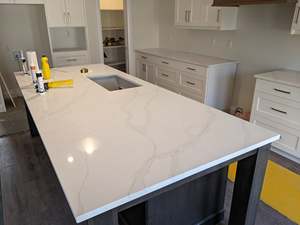 Giá Sàn Đá Thạch Anh Vàng Calacatta Trắng 2Cm/3Cm Tại Thị Trường Anh Cho Mặt Bàn Trang Điểm Vàng Calacatta - Product Image 4