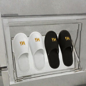 Pantofole <span class=keywords><strong>da</strong></span> Matrimonio Personalizzate con Logo, in Pile Corallo Riciclato, Morbide e Confortevoli, Monouso, per Hotel, Riciclabili e Lavabili - Product Image 3