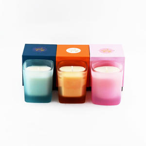 Pot de bougie <span class=keywords><strong>en</strong></span> verre vide à arôme givré de couleur Offre Spéciale Conteneur de bougie carré parfumé à la cire de soja naturelle de luxe - Product Image 1