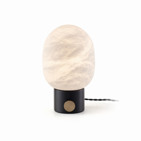 Lampe de table LED nordique moderne, base en marbre de luxe et accents métalliques, E26, utilisation en intérieur, garantie de 3 ans, tension universelle