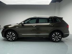Para <span class=keywords><strong>Tiguan</strong></span> L 2019 330TSI Automático, Volante a la Izquierda, Dos Ruedas Motrices, <span class=keywords><strong>R</strong></span>-<span class=keywords><strong>Line</strong></span>, SUV de 5 Plazas, Turbo, R19, Techo Panorámico, Asientos de Cuero - Product Image 2