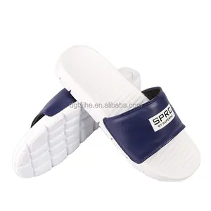 Diseño PU EVA Slide zapatillas Sandalias personalizadas 2024 nuevos hombres PVC playa zapatos personalizados goma verano hombres cuero algodón zapatillas