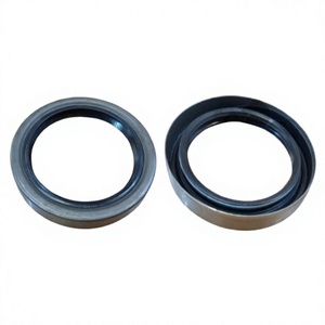 Joint d'étanchéité à double lèvre pour véhicule minier TATA TC LP OEM 257335307705, pièces de camion lourd en caoutchouc - Product Image 1