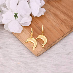 Boucles d'oreilles en laiton au design antique pour filles, idéales pour les fêtes d'anniversaire, en vente, taille personnalisée, meilleur fabricant de boucles d'oreilles en gros - Product Image 1