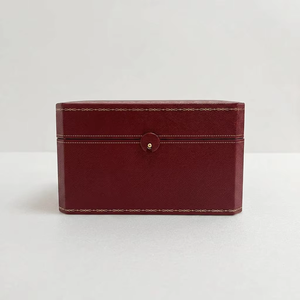 Boîte à montre en cuir grainé rouge octogonal avec livret assorti, étui de rangement pour une seule montre - Product Image 3