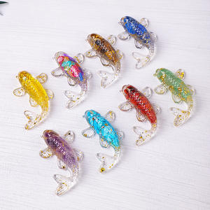 Artesanato em Resina de Pequenas Peixes Koi, Ornamentos Esculpidos à Mão para Decoração de Carros, Ideias de Presentes de Natal - Product Image 4