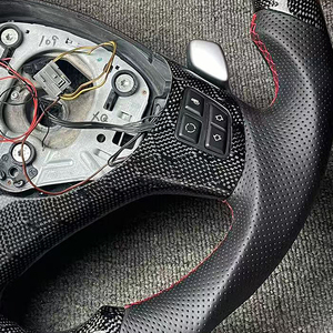 Volant de Voiture LED en Cuir Perforé et Fibre de Carbone de Haute Qualité en Gros pour BMW E90 E92 E93 Série 3 - Product Image 6