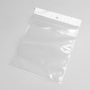 Sacs en plastique PE OPP transparents avec logo imprimé personnalisé pour l'emballage des vêtements avec fermeture autocollante et cintre - Product Image 2