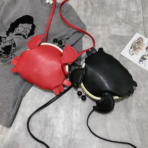 กระเป๋าสะพายข้างดีไซน์ใหม่ รุ่นนิช กระเป๋าปูแดงน่ารัก กระเป๋าติดหูเก๋ๆ - Product Image 1