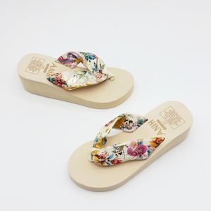 Womens Wedge Heel Flip Flops Floral Fabric Strap Thick Sole Elevated <b>Summer</b> Outdoor Fashion Beach <b>Slippers</b> - Product Image 2