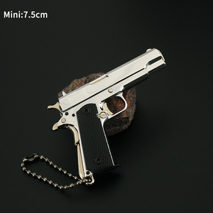 Llavero de pistola con mango de plástico realista, llavero de pistola 1911, modelo de pistola de Metal, llavero con forma de Mini pistola, pistola de juguete de Metal para adultos - Product Image 6