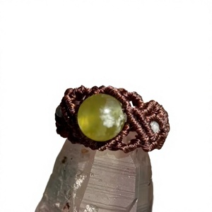 HARI OM CREATIONS Anillo de Macramé con Prehnita, Bañado en Plata, Gema Verde, Cordón Marrón, Ajustable, Unisex, Estilo Boho, Hecho a Mano - Product Image 1