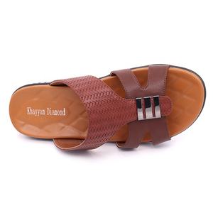 China venta directa de fábrica de los hombres zapatillas PU ligero zapatos de playa de alta calidad - Product Image 5