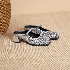<span class=keywords><strong>Scarpe</strong></span> da <span class=keywords><strong>donna</strong></span> T8-17 con <span class=keywords><strong>tacco</strong></span> <span class=keywords><strong>medio</strong></span> e cinturino argentato, stile francese, nuove, a punta quadrata, con <span class=keywords><strong>tacco</strong></span> largo e singolo strato. - Product Image 6