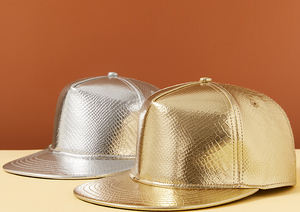 Gorra de Béisbol Personalizada de 5 Paneles en Cuero Sintético PU con Logotipo, Orificios Perforados con Corte Láser, Visera Estilo <span class=keywords><strong>Skater</strong></span> y Parche de Goma - Product Image 3