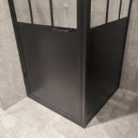 Porte pivotante de douche à cadre noir, verre à grille verticale demi-panneau, style industriel, cabine de douche d'angle sur mesure, vente en gros