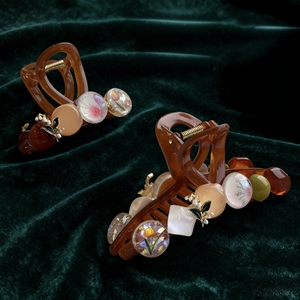 Fermaglio per Capelli Vintage di Alta Qualità con Perline in Resina, Grande Formato Versatile ed Elegante per Uso Quotidiano - Product Image 1